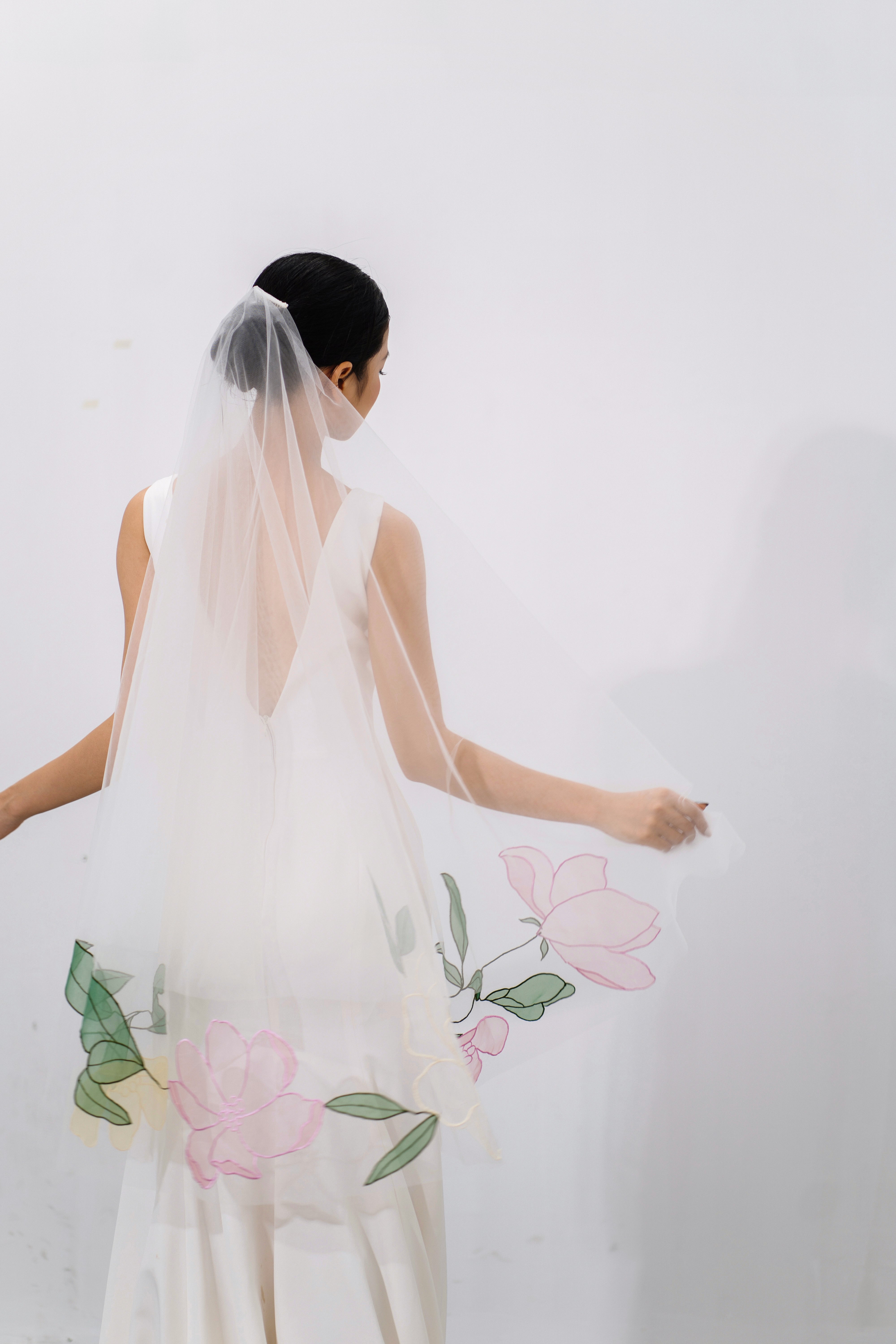 COLORFUL KAITIE | Fingertip organza embroidery floral veil