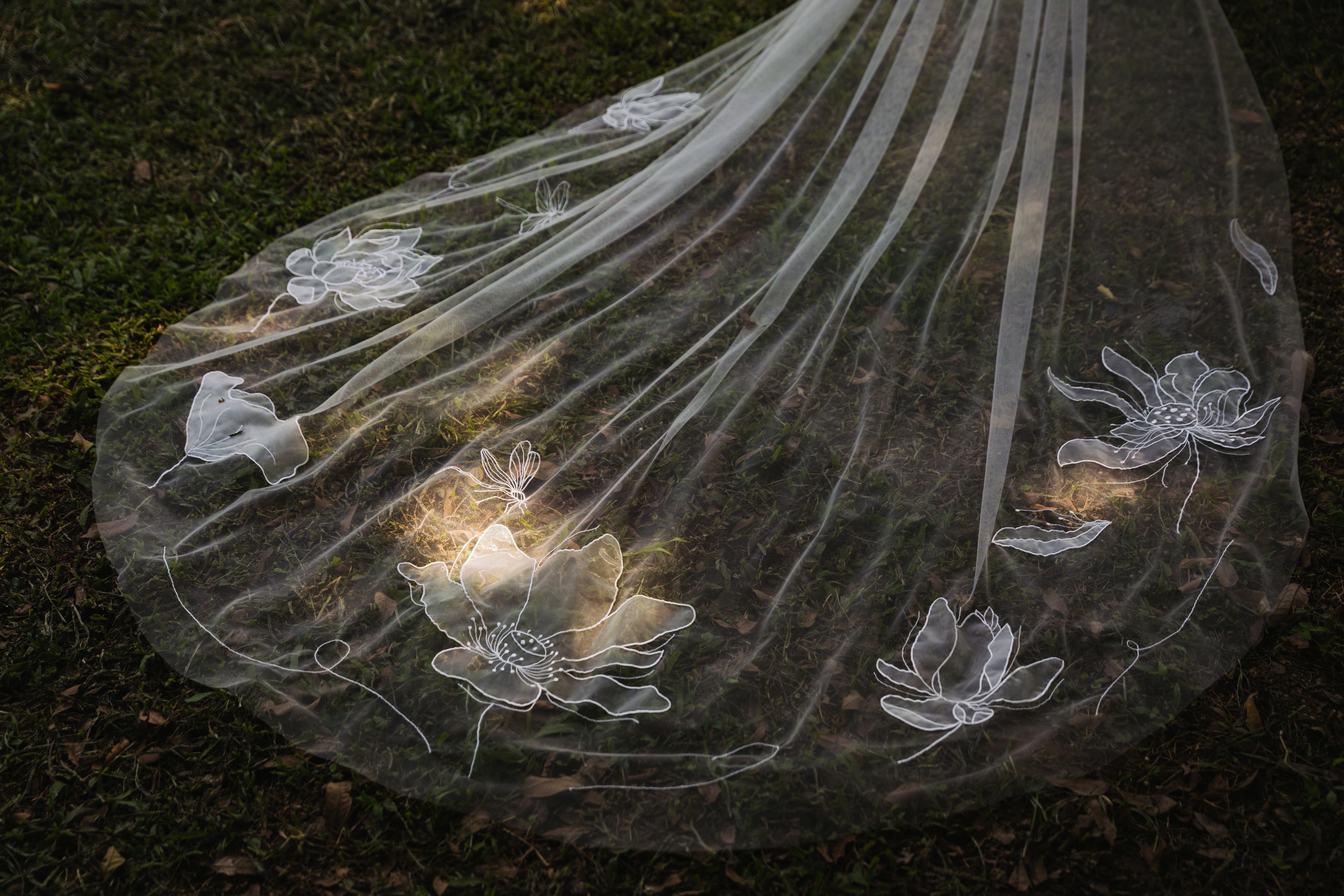 beautiful design of SEN | Lotus organza embroidered wedding veil