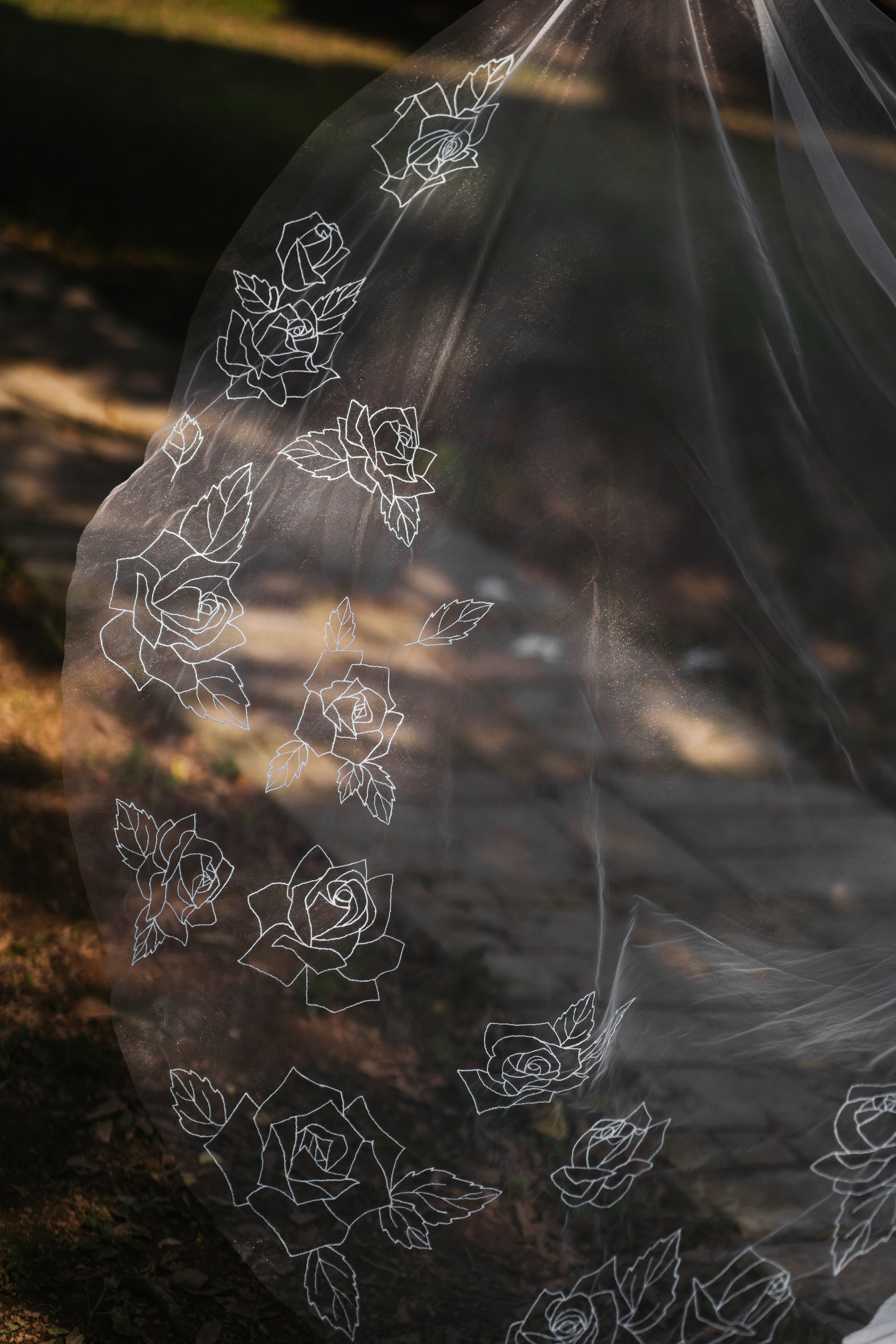 CHLOE | Roses embroidered veil
