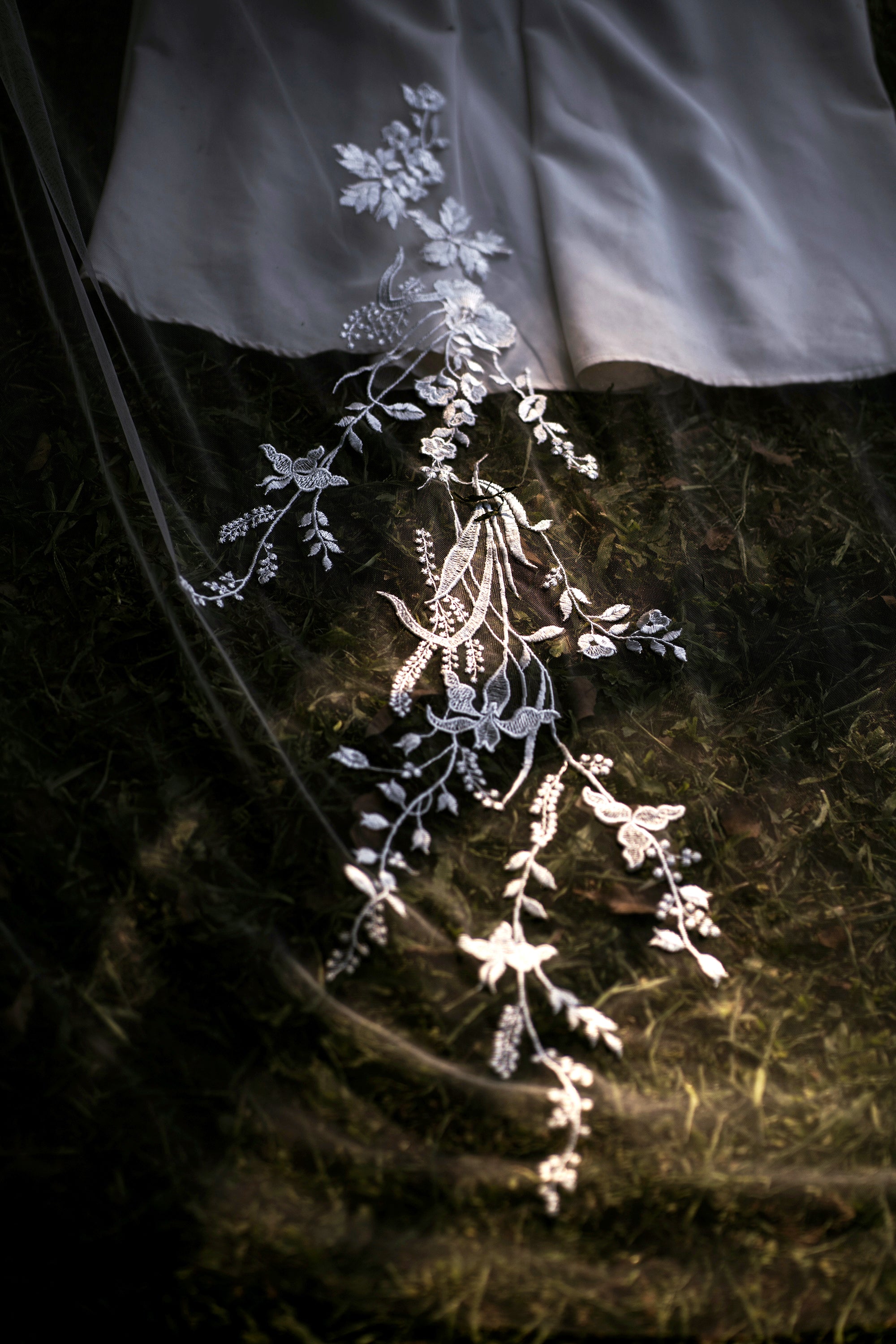 bottom view of KAROLINE | Floral lace wedding veil