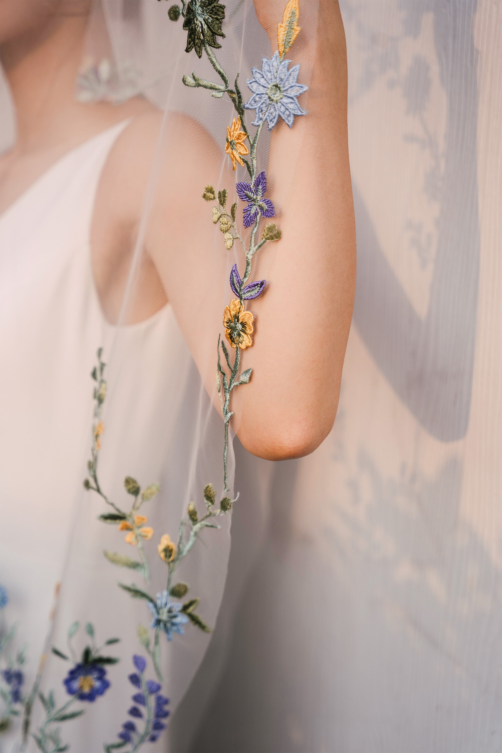 Colorful vintage rustic chapel length wedding veil, lace, soft tulle, suitable for bohemian natural outdoor wedding theme
