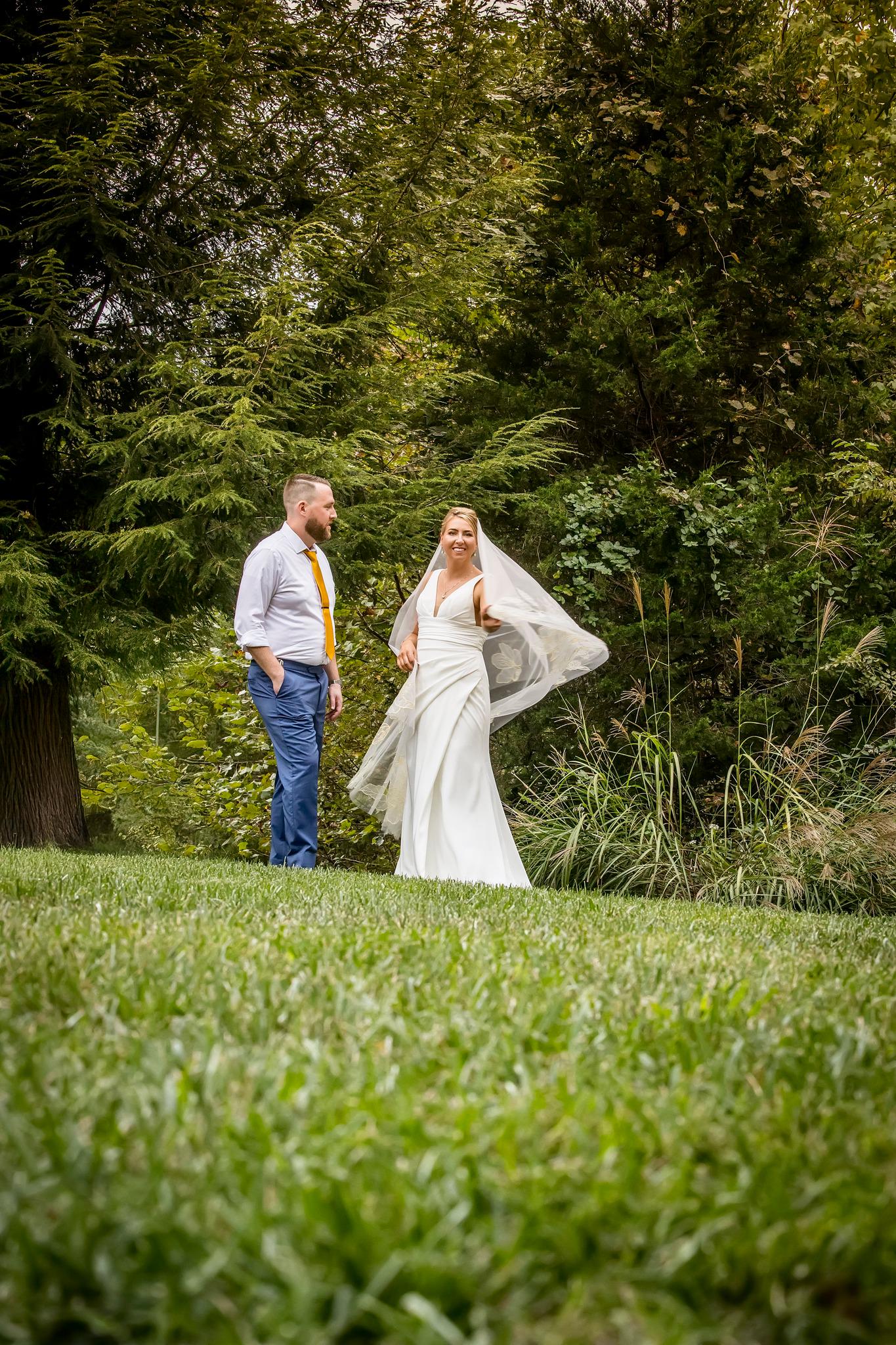 SARA LANG | Fingertips organza colored veil | Handmade Bridal